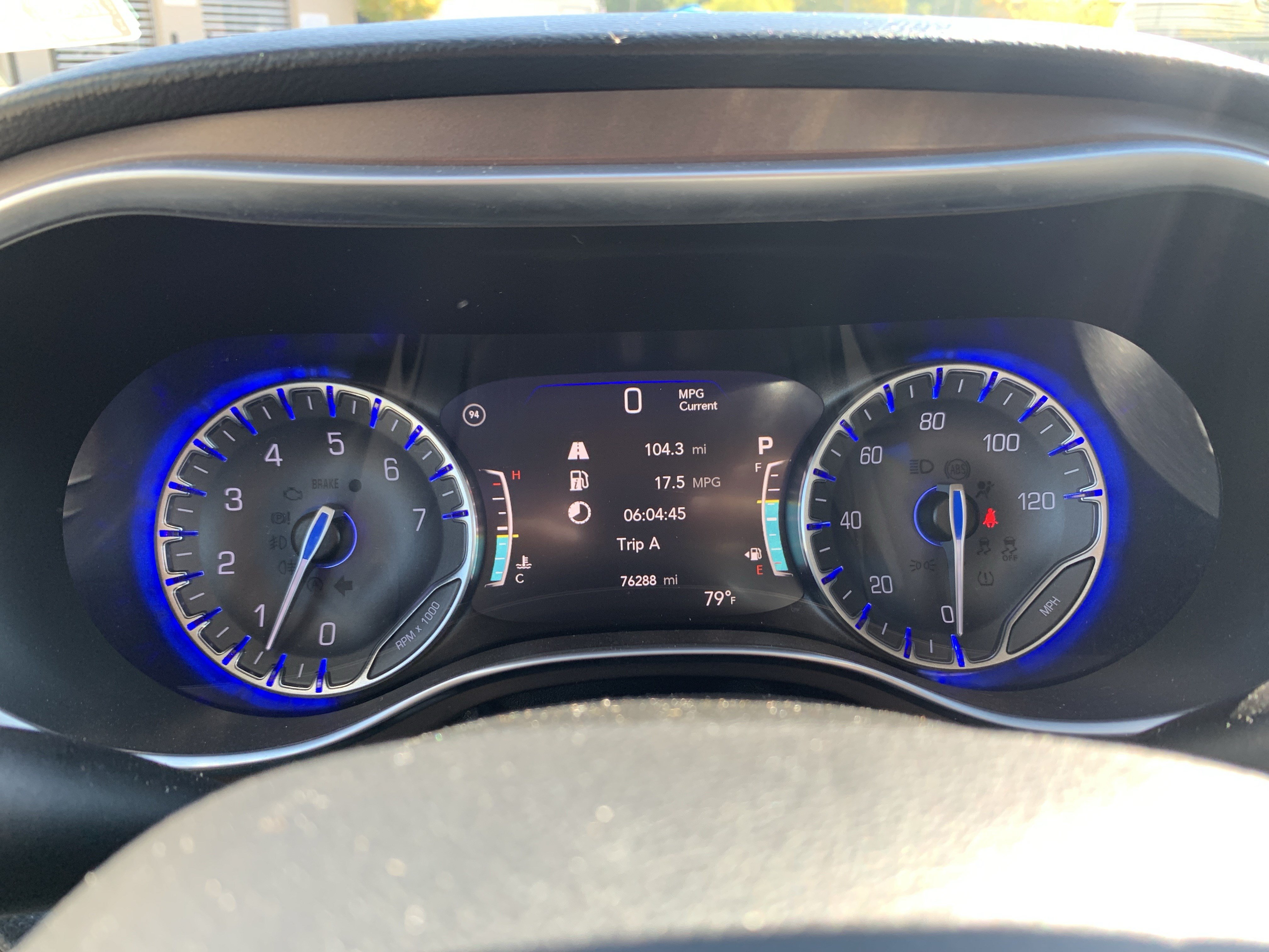 Used 2019 Chrysler Pacifica Touring-L Plus w/ Advanced Safetytec Group FWD image 21