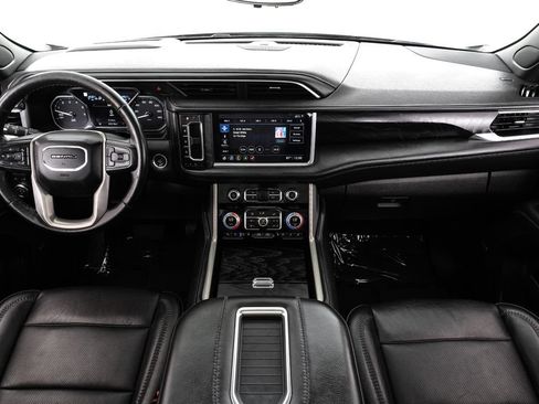 Used 2021 GMC Yukon XL Denali w/ Denali Premium Package RWD image 11
