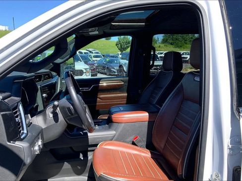 Used 2024 GMC Sierra 2500 Denali Ultimate w/ Max Trailering Package AWD/4WD image 9