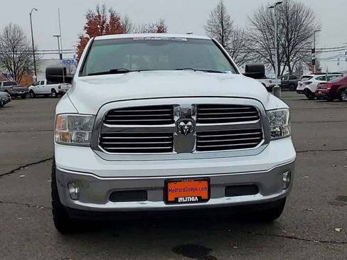 Used 2015 RAM 1500 Classic SLT image 3