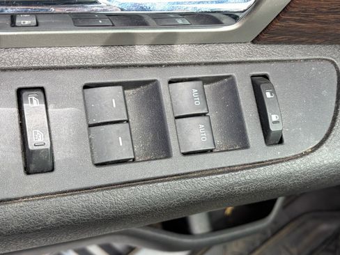 Used 2013 Ford F150 Lariat w/ Luxury Equipment Group image 8