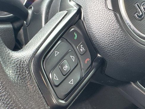 Used 2020 Jeep Wrangler Sport image 19