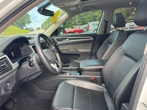 Used 2022 Volkswagen Atlas SE w/ Panoramic Sunroof Package FWD image 7
