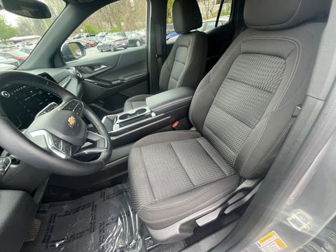 Used 2025 Chevrolet Equinox LT image 31