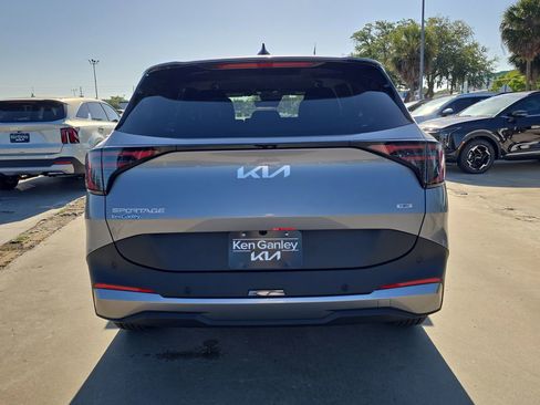 New 2026 Kia Sportage LX FWD image 7