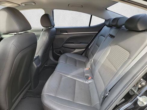 Used 2017 Hyundai Elantra Limited FWD image 14