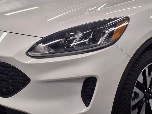 Used 2020 Ford Escape SE Sport image 13