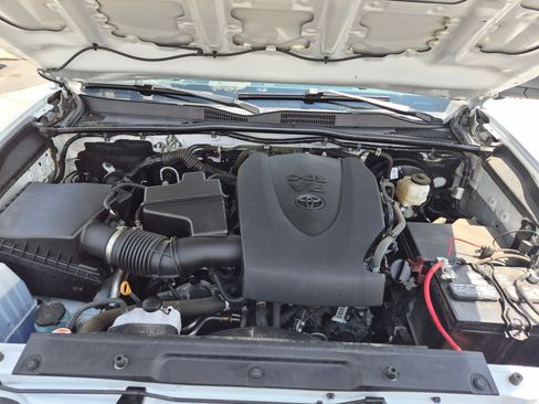 Used 2022 Toyota Tacoma SR w/ SX Package AWD/4WD image 31