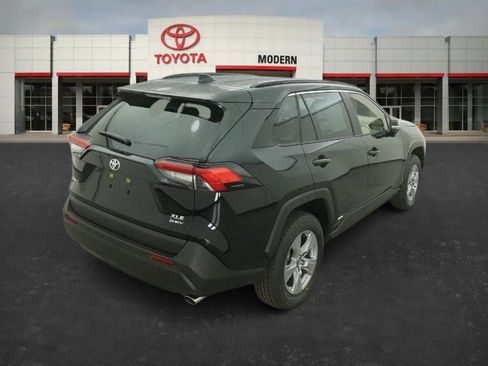 New 2025 Toyota RAV4 XLE image 19