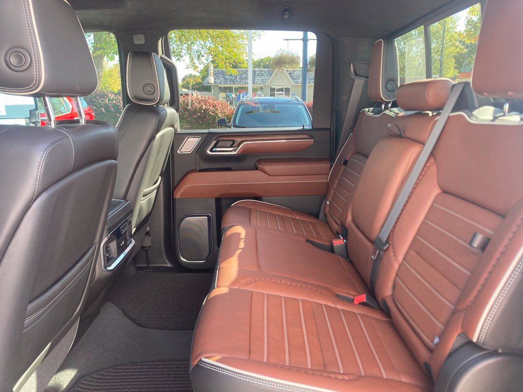 Used 2024 GMC Sierra 2500 Denali Ultimate AWD/4WD image 13