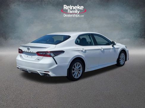 Used 2024 Toyota Camry SE FWD image 5
