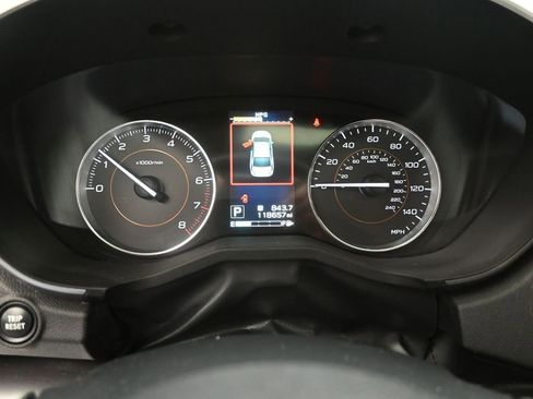 Used 2018 Subaru Crosstrek 2.0i Limited image 3
