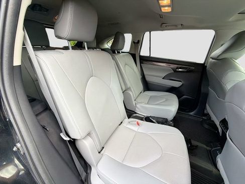 Used 2023 Toyota Highlander Limited AWD/4WD image 27