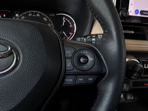 Used 2024 Toyota RAV4 XLE Premium FWD image 35