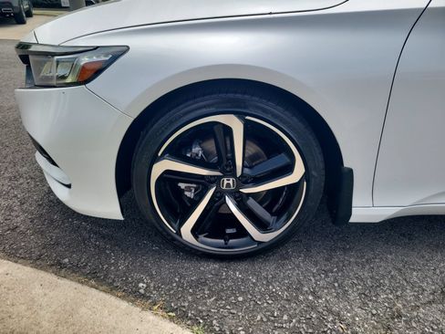 Used 2020 Honda Accord Sport image 9