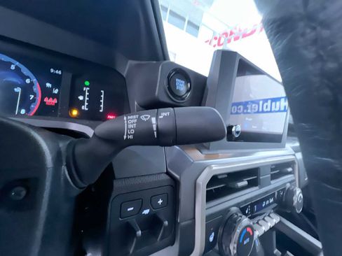 Used 2025 Toyota Tacoma SR5 AWD/4WD image 19