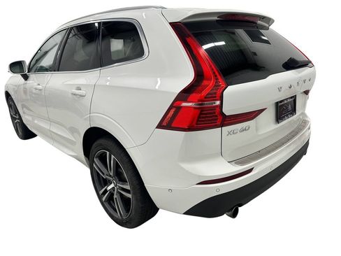 Used 2019 Volvo XC60 T5 Momentum w/ Multimedia Package AWD/4WD image 6