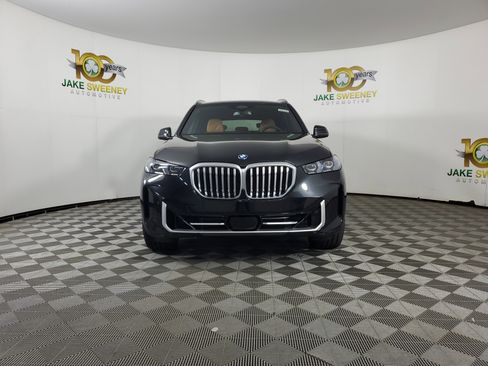 New 2026 BMW X5 xDrive50e w/ Climate Comfort Package image 2