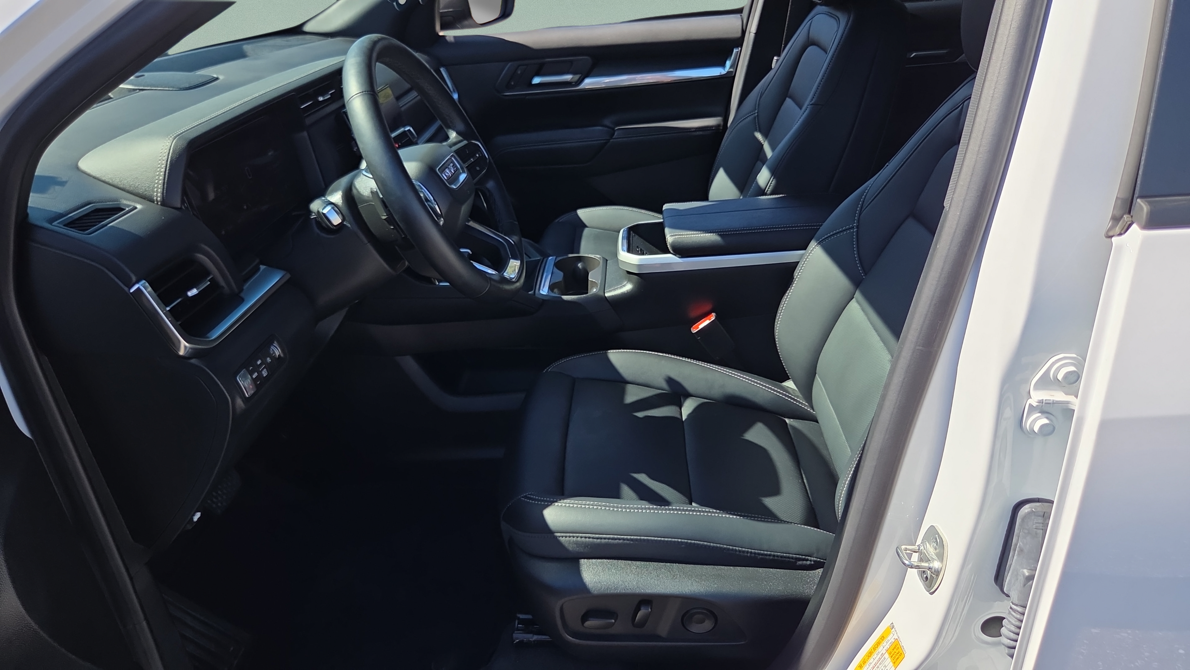 Used 2026 GMC Terrain Elevation w/ Elevation Premium Package AWD/4WD image 9
