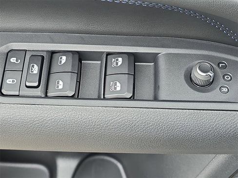 New 2026 Jeep Compass Latitude image 28