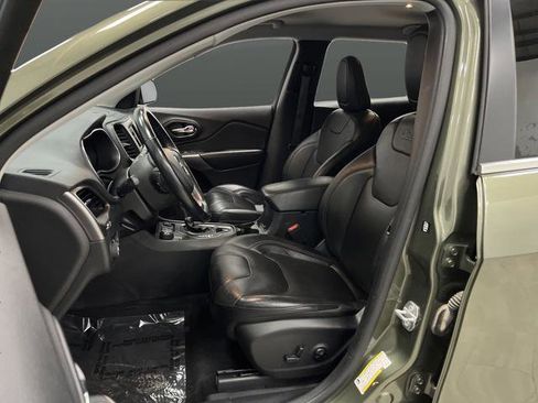 Used 2020 Jeep Cherokee Latitude Lux w/ Quick Order Package 26H Lux image 4