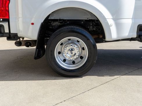 Used 2023 Ford F450 XLT w/ FX4 Off-Road Package AWD/4WD image 32