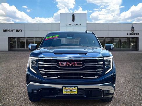 Used 2022 GMC Sierra 1500 SLT image 2