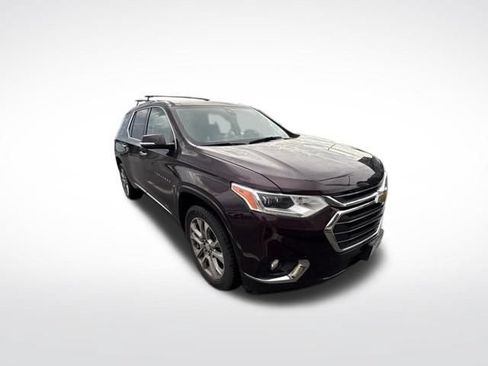 Used 2018 Chevrolet Traverse Premier w/ Driver Confidence II Package FWD image 2