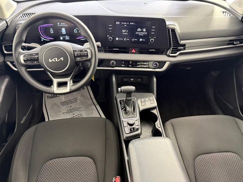 Used 2025 Kia Sportage LX image 16