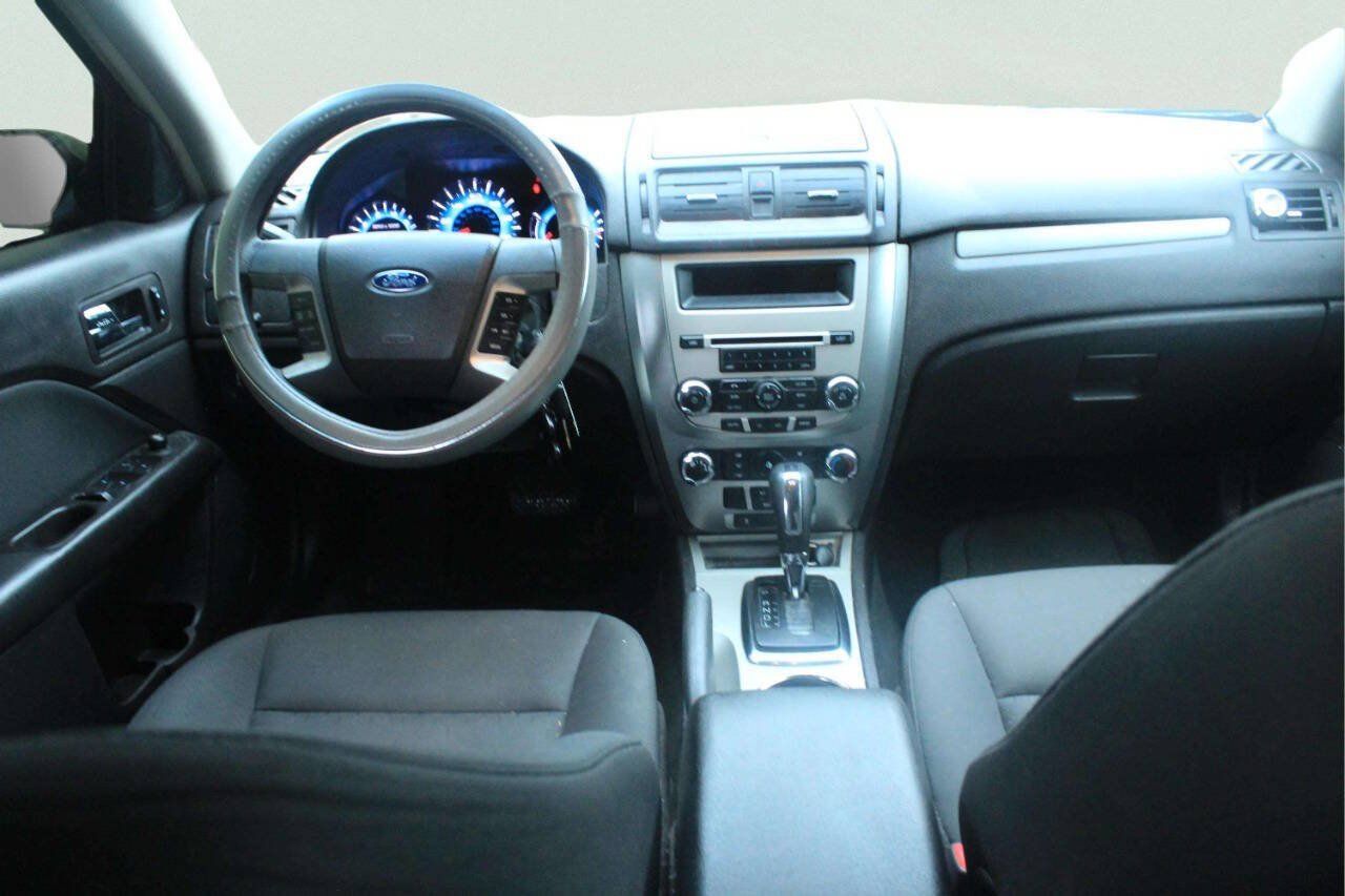 Used 2010 Ford Fusion SE FWD image 6