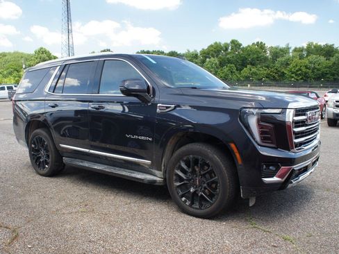 Used 2026 GMC Yukon Elevation AWD/4WD image 3