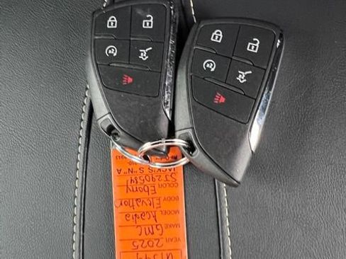 Used 2025 GMC Acadia Elevation FWD image 55