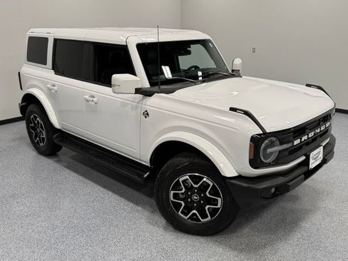 Used 2025 Ford Bronco Outer Banks AWD/4WD image 31