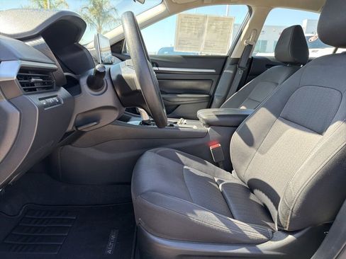 Used 2022 Nissan Altima 2.5 SV FWD image 22