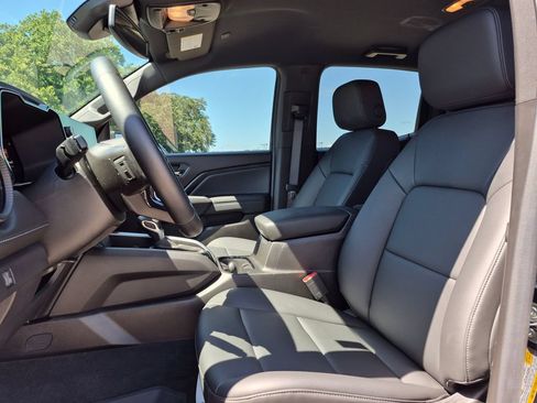 Used 2025 Chevrolet Colorado LT w/ LT Convenience Package AWD/4WD image 15