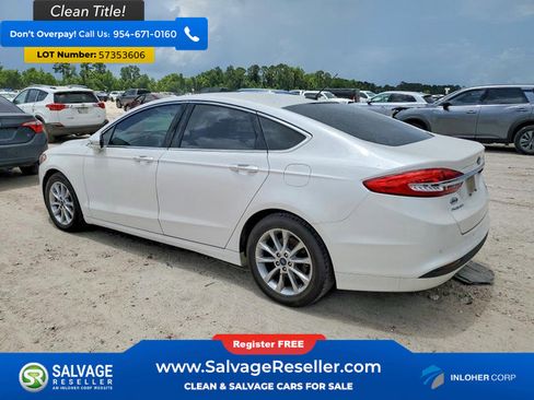 Used 2017 Ford Fusion SE w/ Fusion SE Technology Package FWD image 3