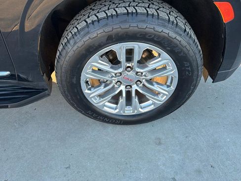 Used 2021 GMC Yukon SLT image 30