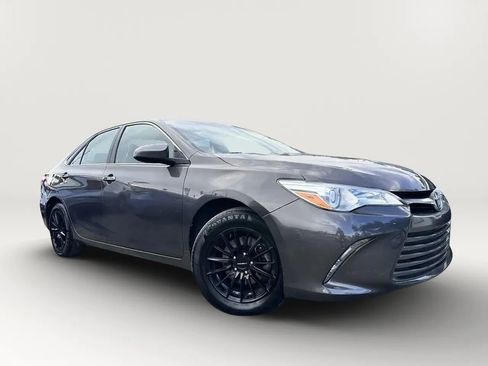 Used 2016 Toyota Camry LE FWD image 21
