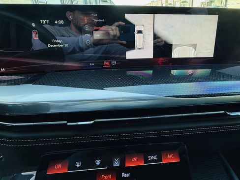 Used 2025 Cadillac Escalade V w/ LPO, ONYX Package image 63