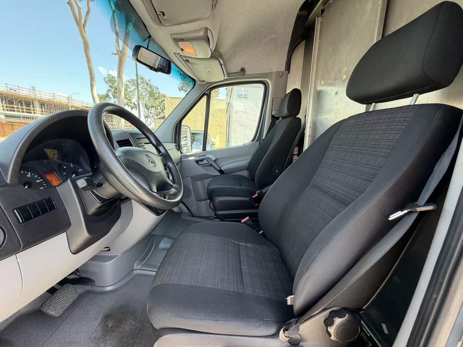 Used 2018 Mercedes-Benz Sprinter 2500 image 7