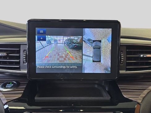 Used 2021 Ford Explorer Limited w/ Equipment Group 301A AWD/4WD image 23