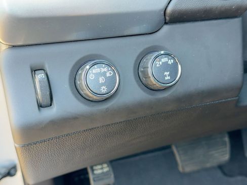 Used 2018 Chevrolet Tahoe Premier image 16