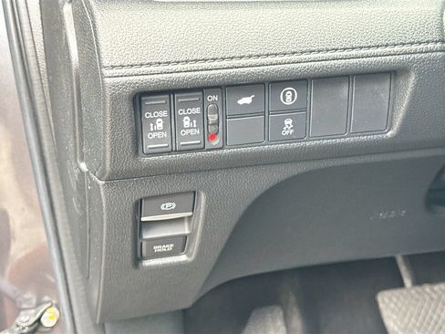 Used 2024 Honda Odyssey EX-L image 10