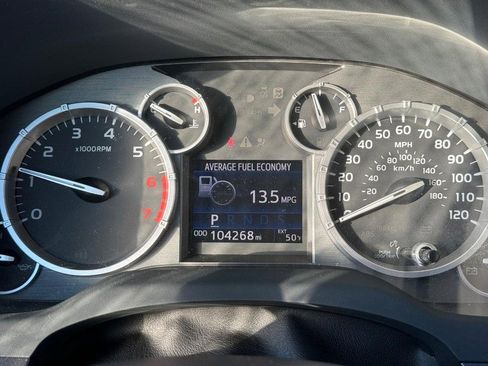 Used 2017 Toyota Tundra SR5 image 19