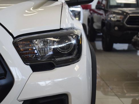 Used 2017 Toyota Tacoma TRD Pro image 9