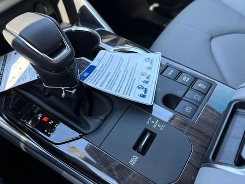 New 2026 Toyota Highlander Limited image 30