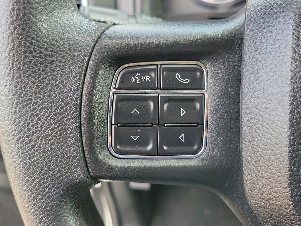Used 2020 RAM 1500 Classic SLT AWD/4WD image 16