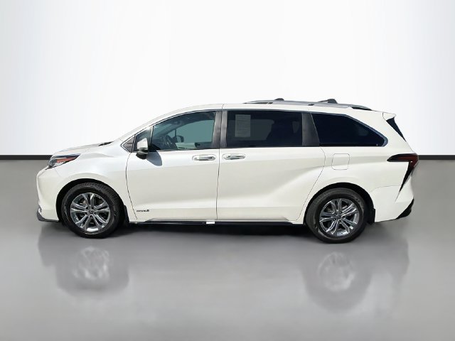 Used 2021 Toyota Sienna Platinum AWD/4WD image 4