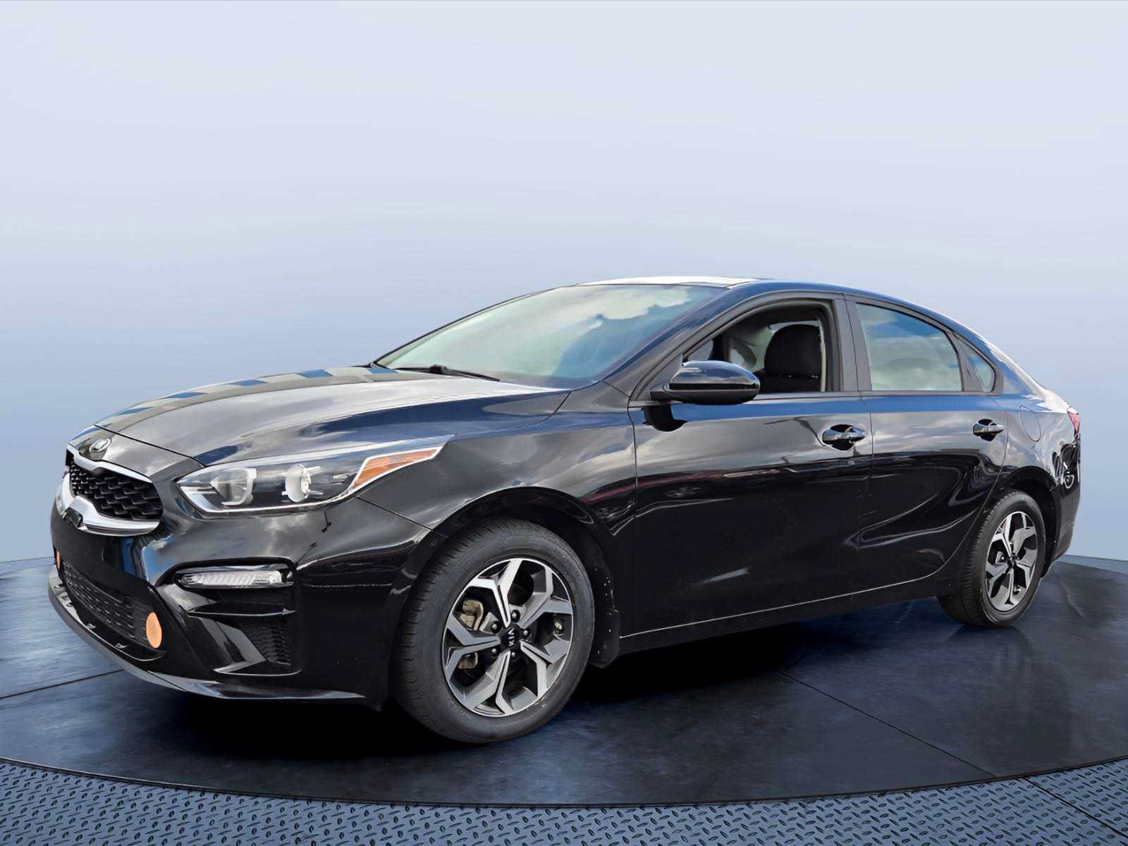 Used 2021 Kia Forte LXS FWD image 2
