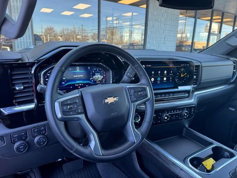 Used 2024 Chevrolet Silverado 2500 LTZ w/ LTZ Plus Package image 5